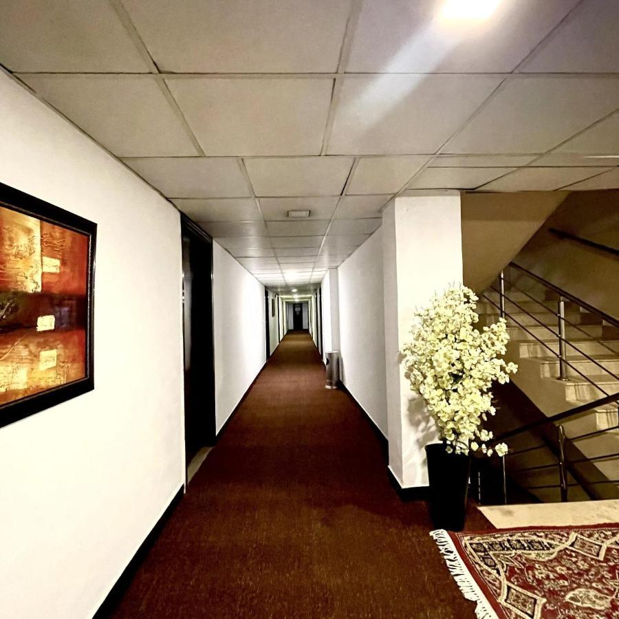 Grace Crown Hotel 이슬라마바드 외부 사진